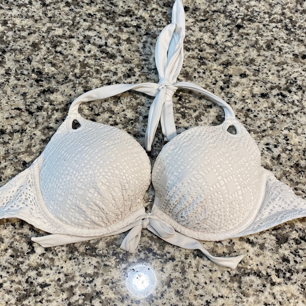 Victoria secret swimsuit. TOP ONLY. Size 34C.